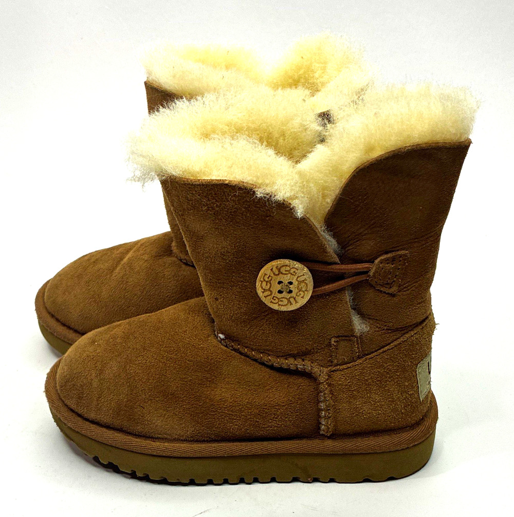 UGG Australia Bailey Button Brown Suede Shearling Lined Ankle Bootie US 9
